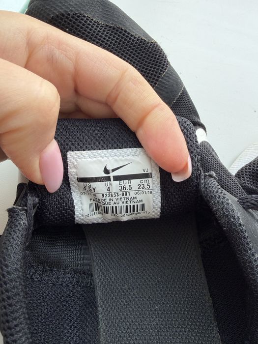 Продамо жіночі кросівки Nike