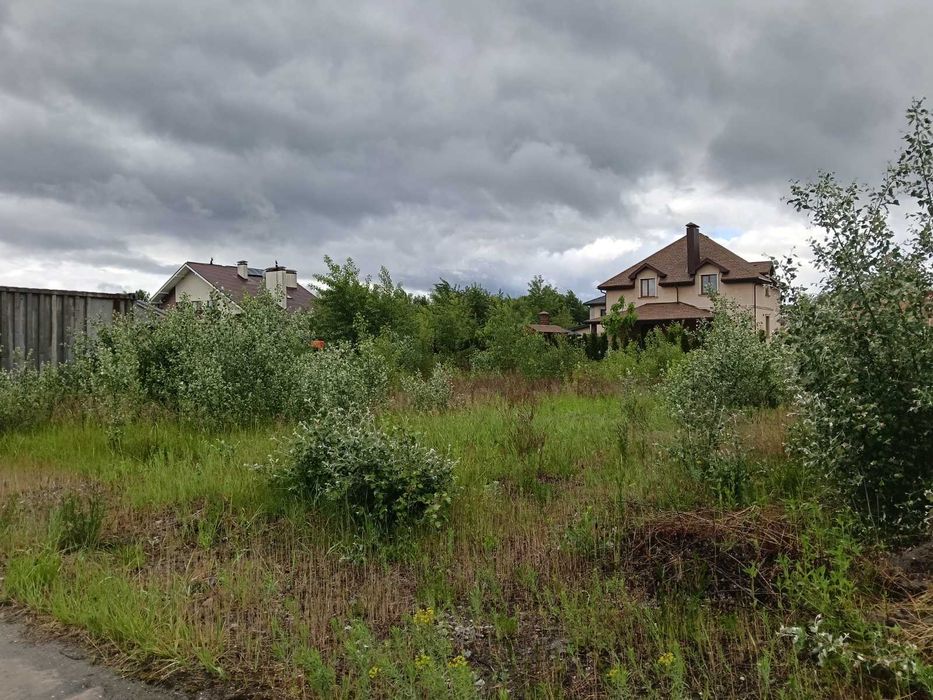 Ділянка в Києві 10 соток. Мальовничі місця, річка. Охорона. с.Троєщина