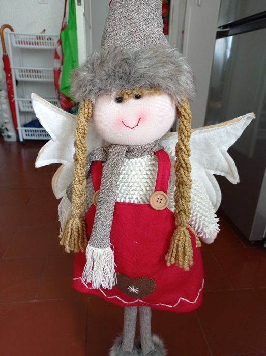 Anjo de Natal com 87 cm de altura