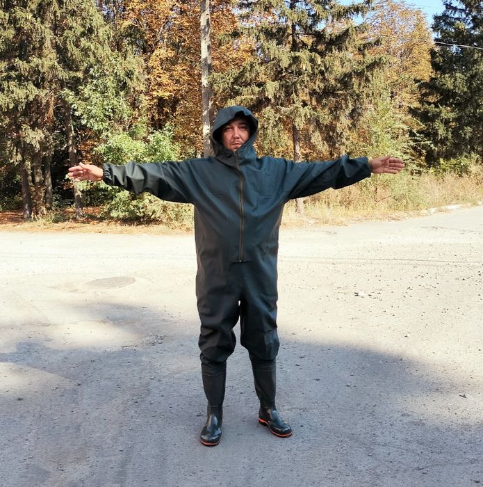 Продам вейдерсы с капюшоном