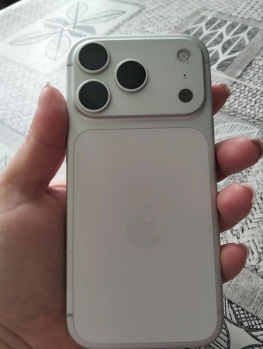 Iphone 17 pro silver
