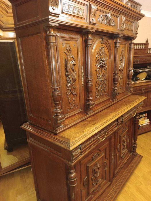 Zabytkowy kredens Henry II Lyon koniec 19 wieku.