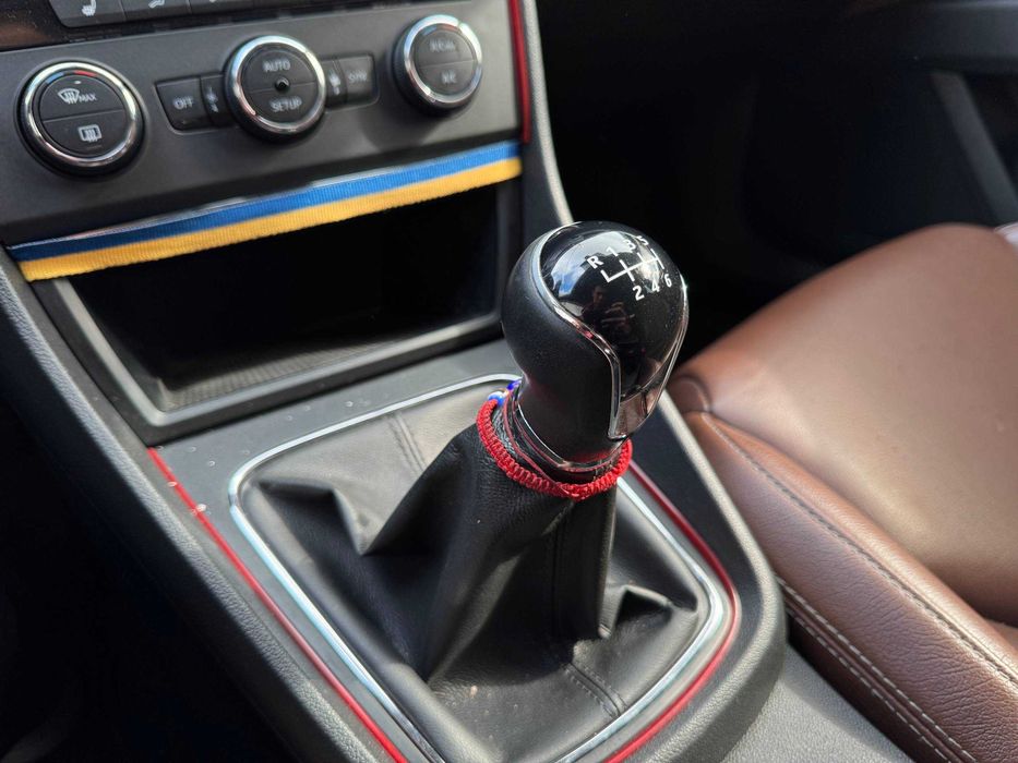 Seat Leon 2014 року 1.6 Дизель МКПП