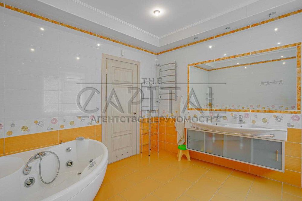 Оренда елітного будинку в Оболонському районі Київ  перша лінія Дніпра