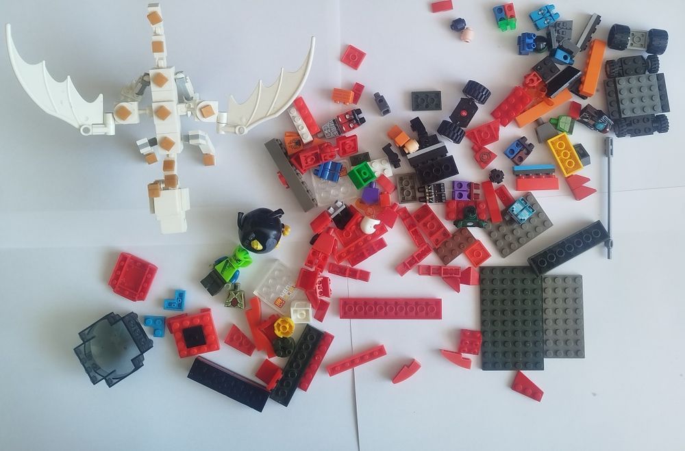 Конструктор LEGO / деталі + фігурки (розсип)