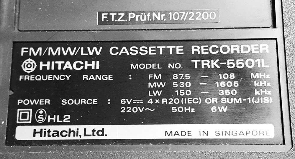 Radiomagnetofon Hitachi TRK-5501L FM/MW/LW CASSETTE RECORDER