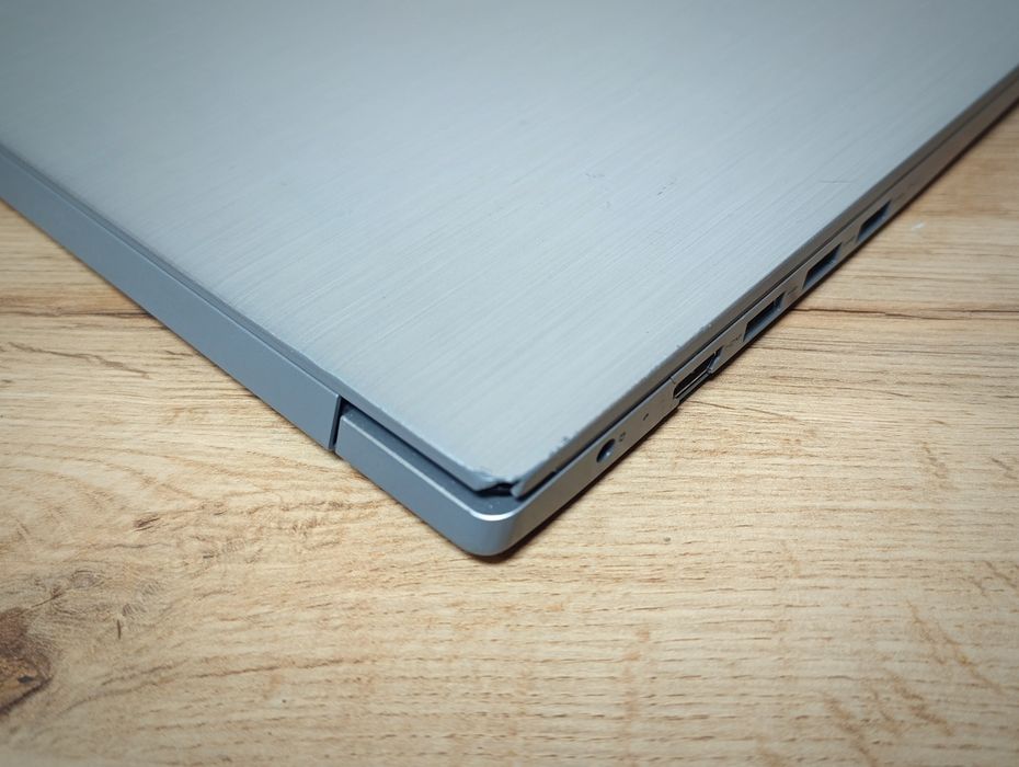 15'6 ноутбук Lenovo i3-1005G1/SSD 256GB/8GB DDR4/UHD Graphics/Батарея 23% зносу