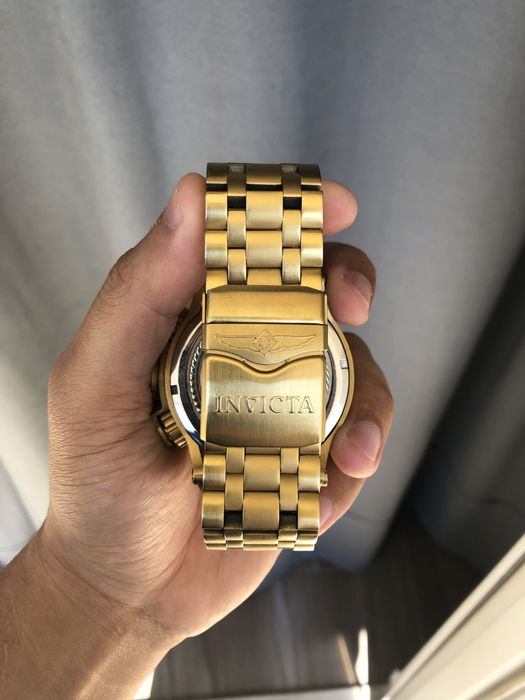 Invicta Reserve Venom Hybrid Dourado