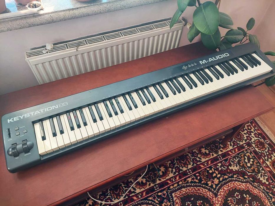 MIDI клавіатура M-Audio Keystation 88