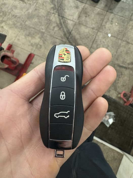 Ключ порше під безключовий або звичайний
