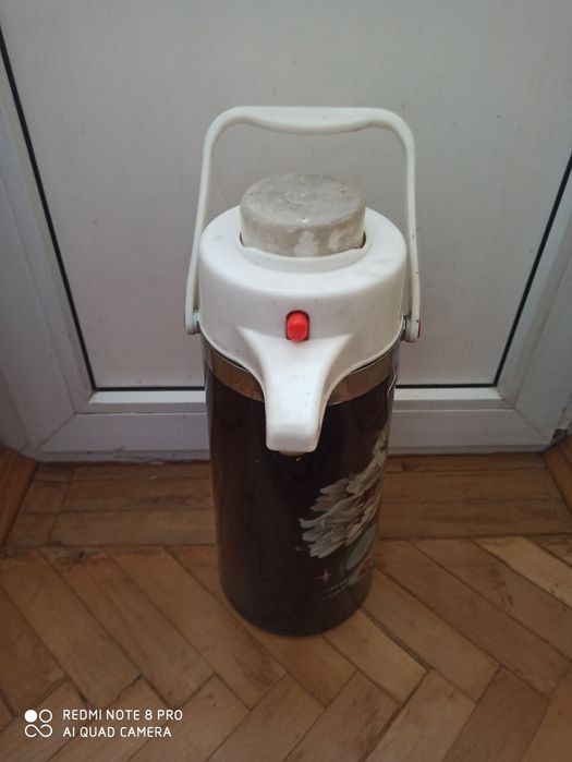 Термос китайський 2,2 з помпою