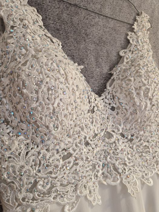 Biała suknia Venitti