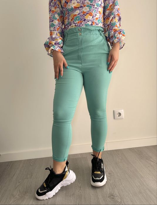 Calça magica - como nova