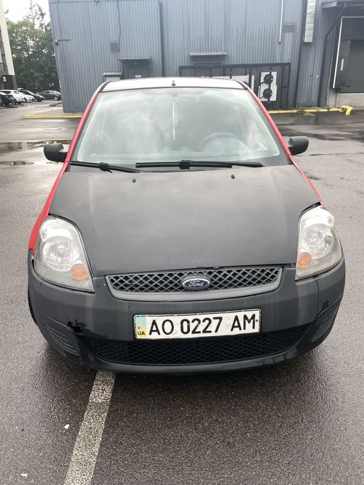 Продаю Ford Fiesta (ціну знижено)