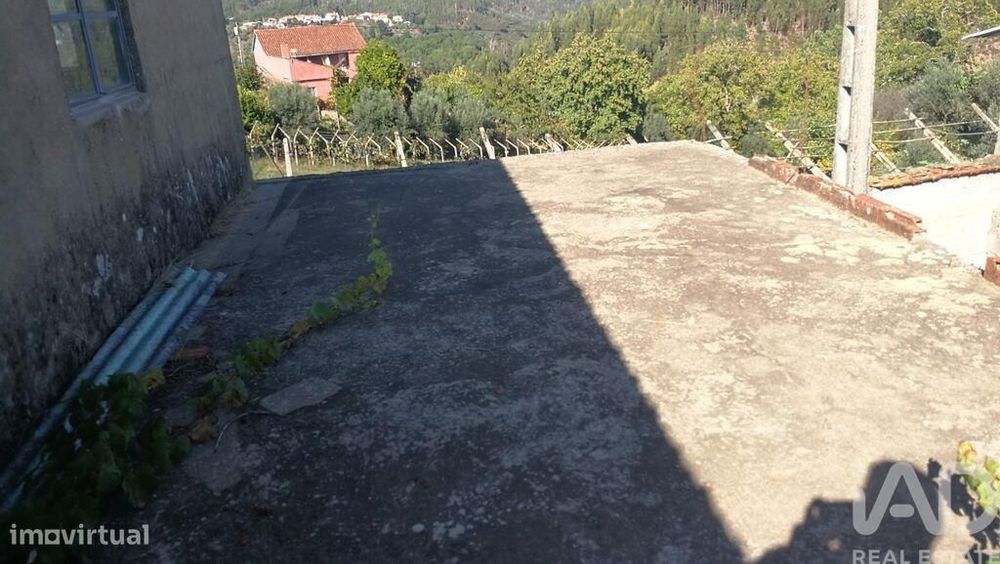 Casa de aldeia T3 em Aguda de 1960,00 m2