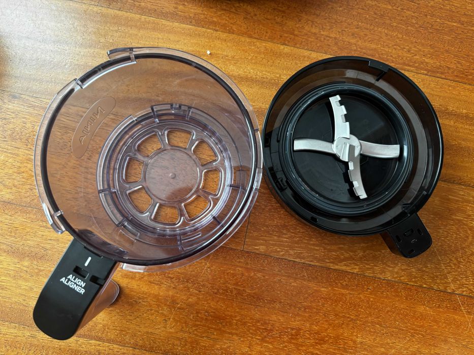 Máquina de Gelados Ninja CREAMi NC300EUCP + 3 taças e caixa original