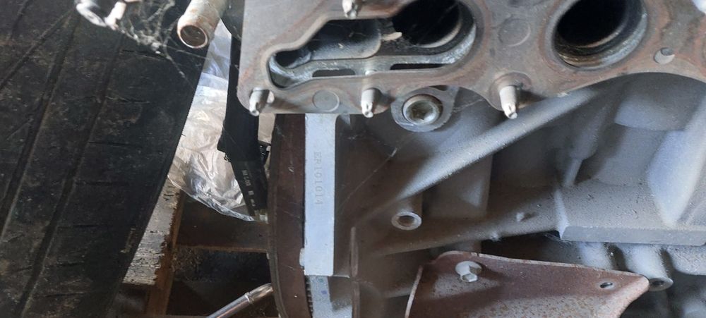 Продам мотор и коробку на Ford Fusion 13 года  обём 2 литра
