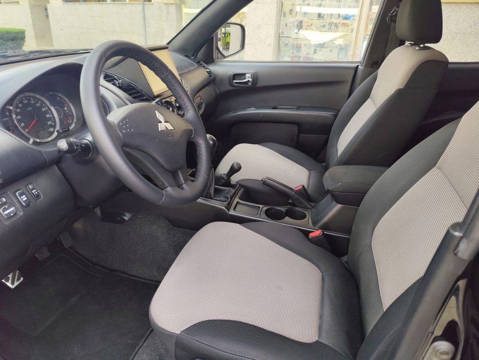 Mitsubishi L200 como nova