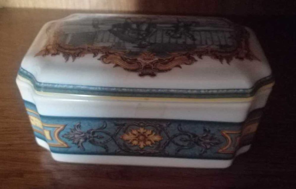 Caixa em porcelana Palácio S.Bento azulejo 1770 - Oficina Real
