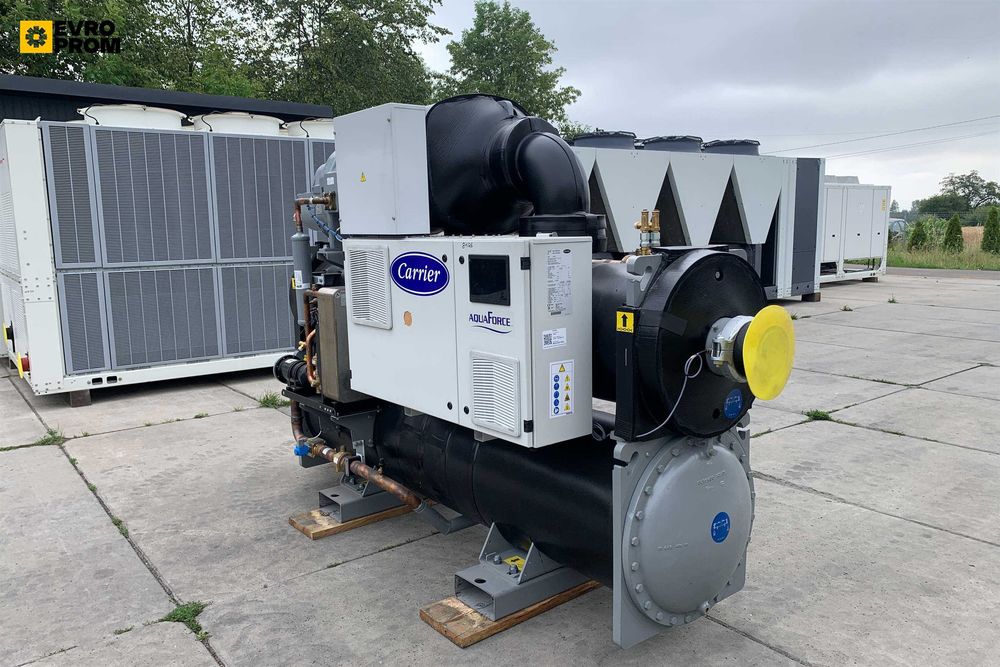 Chiller / Agregat wody lodowej CARRIER 30XW 0852B0010 829 KW. Nowy.