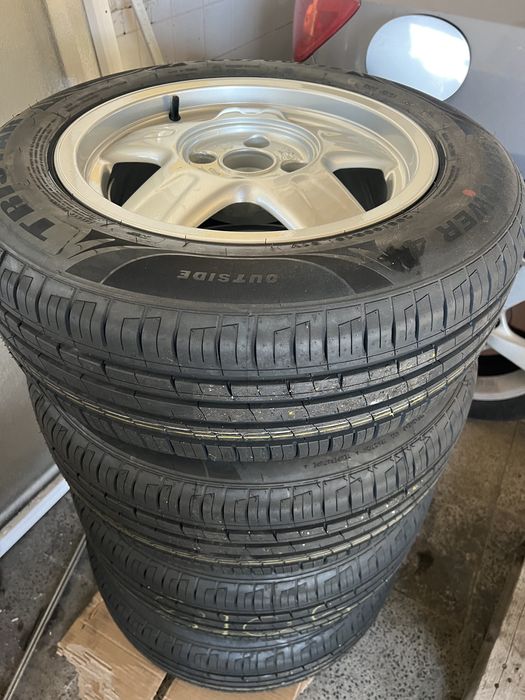 Jantes Audi com pneus novos