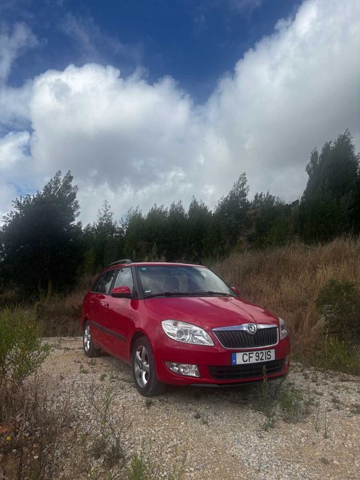Skoda Fabia 1.2 diesel vermelha - estado perfeito