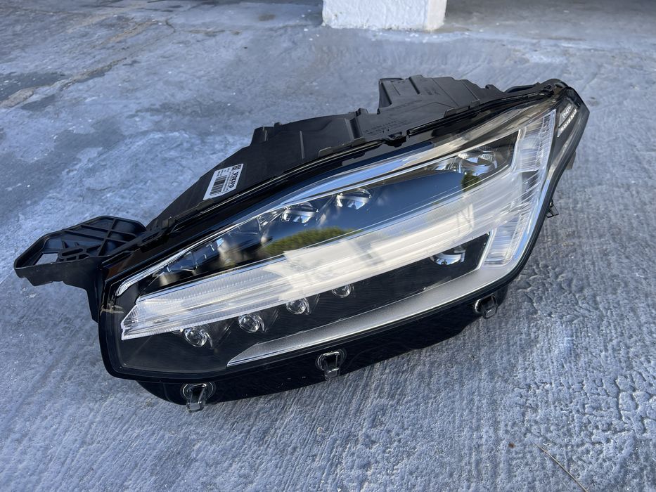 FAROL esquerdo novo VOLVO XC90
