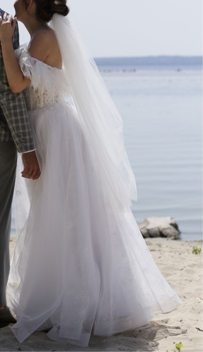 Дизайнерська весільна сукня