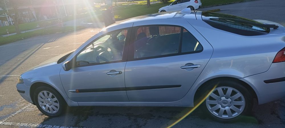 Laguna 2002 completo