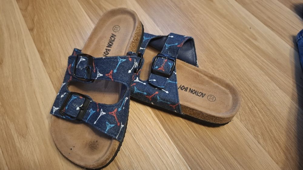 Klapki z podeszwą z korka