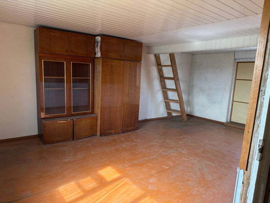 Продам двохповерховий гараж