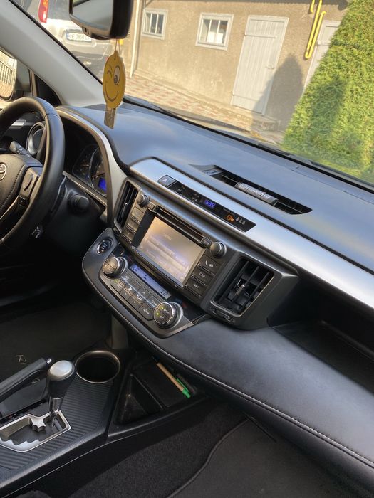 Toyota rav-4.