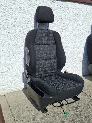 Sprzedam fotel prawy pasazera peugeot 307