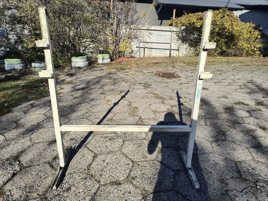 Stary stojak na hantle