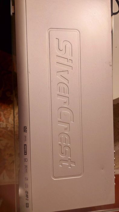 Leitor de DVD; CD, MP3, Divx; MPEG 4; WMA
