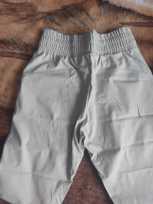 Продам 2 штанів жіночих