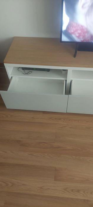 Movel tv cinza claro e branco