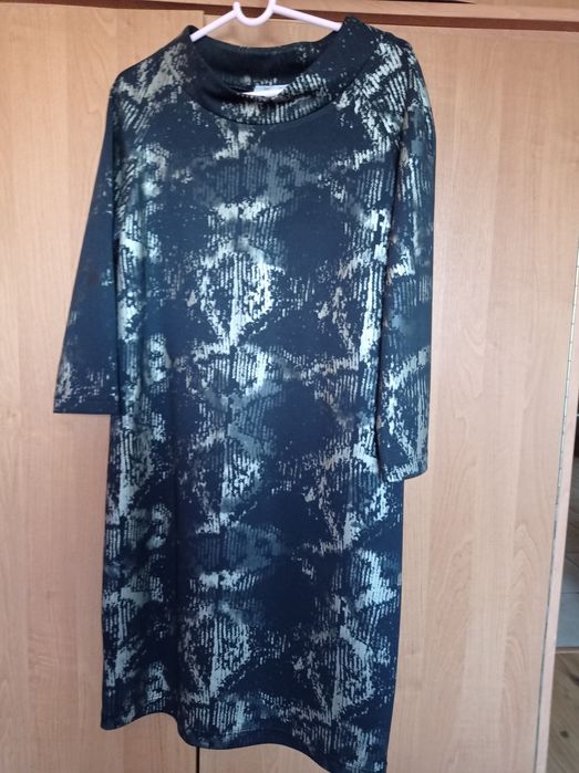 Nowa ołówkowa sukienka