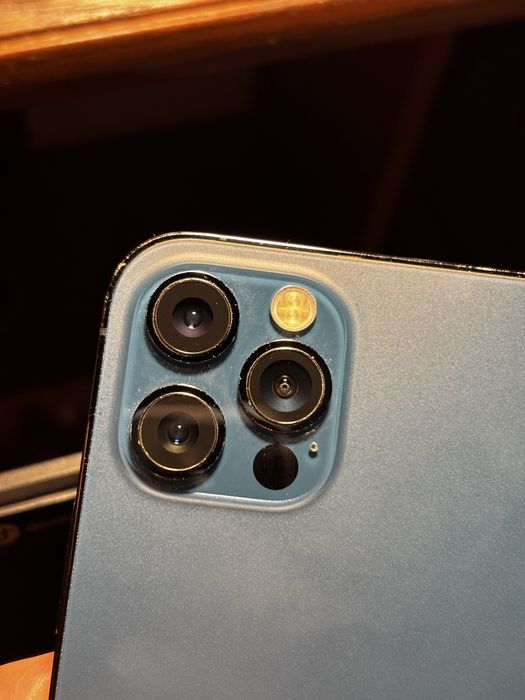 iPhone 12 Pro - Excelente Estado