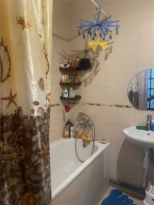 Житловий будинок та земельна ділянка 10 сот., м. Жовква