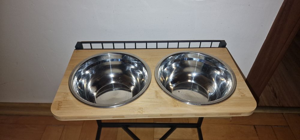 Stojak na miski dla zwierzaka