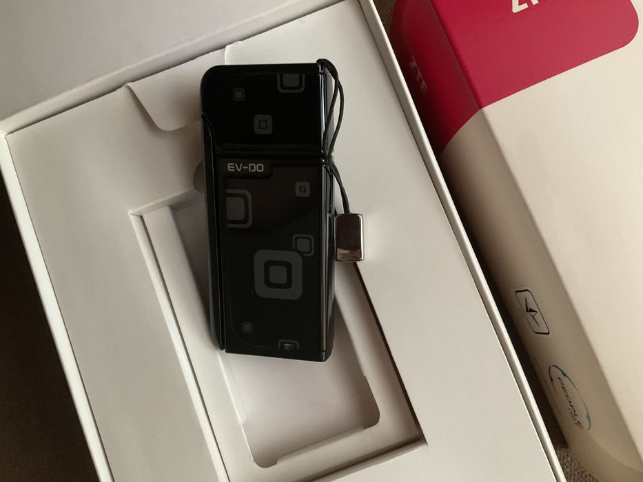USB- модем  ZTE  AS8700