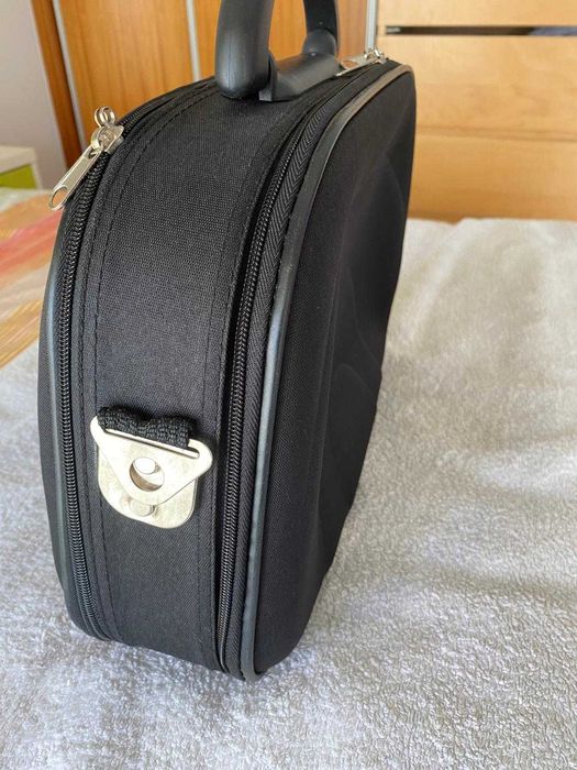 Mala nécessaire preta