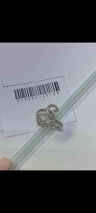 Продам золоту 585* каблучку з діамантами, імпорт