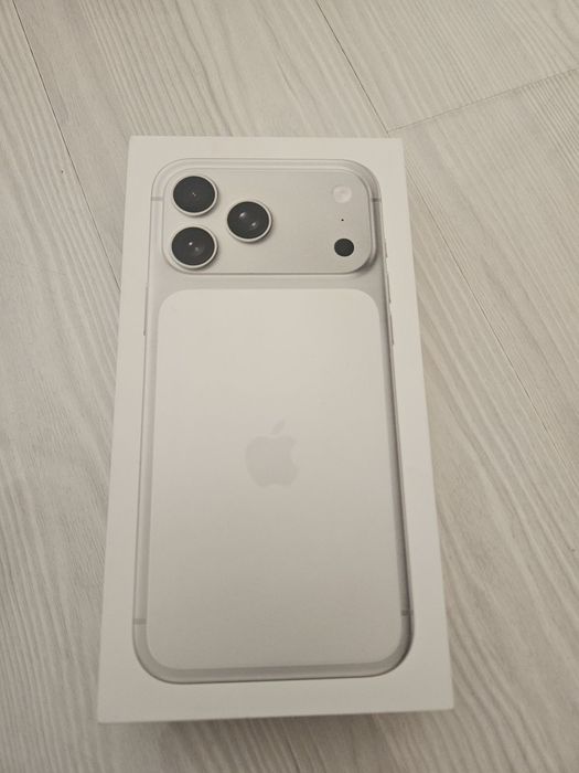 iPhone 17 Pro Max - srebrny 256 GB