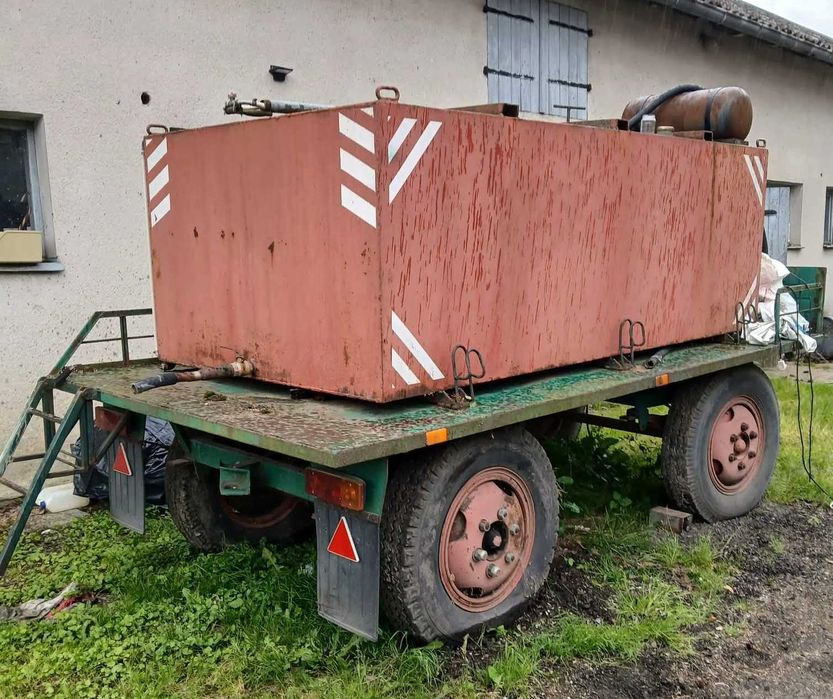 BECZKA DO WODY ,PRZYCZEPA ,do wody do opryskiwacza,  4600 litrów ,Zbiornik