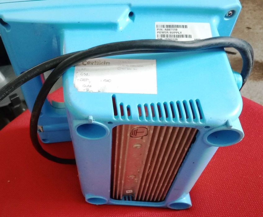 Máquina limpa piscinas.64282571053442123