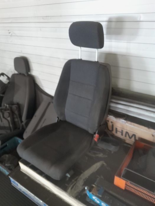 Mercedes Atego Axor fotel środkowy pasażera