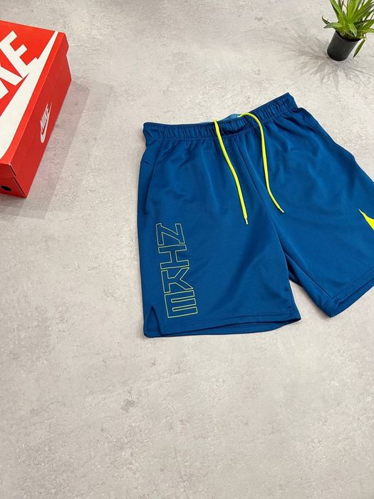 Спортивні шорти Nike Big Swoosh M