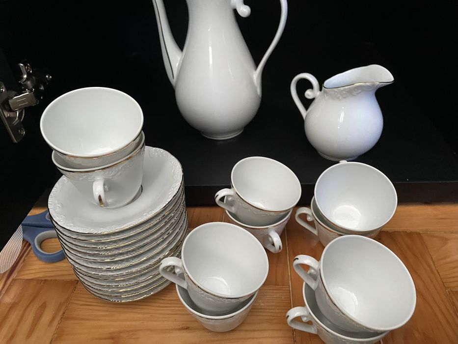 SPAL Tea Service426579404816404481